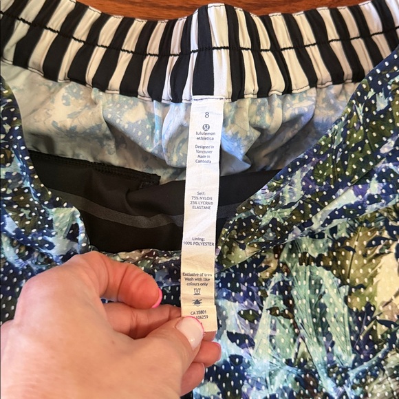 Lululemon City Skort Short Floral Multi Narrow Bold Stripe Vertical B&W Sz 8! - Picture 5 of 8